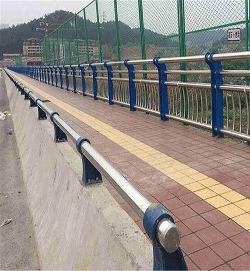廠家定制 橋梁護(hù)欄河道隔離欄防撞護(hù)欄