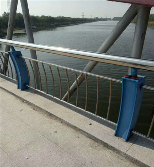 不銹鋼護(hù)欄 現(xiàn)貨可定制 橋梁防撞護(hù)欄